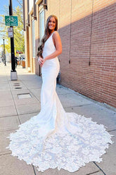 Ivory Satin Mermaid V-neck Lace Wedding Dresses With Court Train